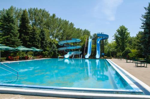 Adica Prenociste Sport Wellness Centar - Bazeni Hostel Ada Exterior photo