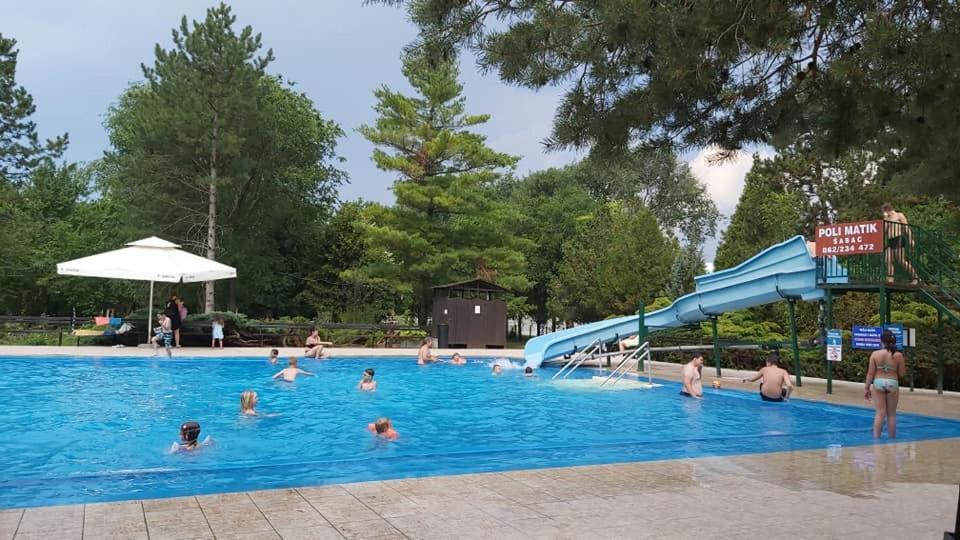 Adica Prenociste Sport Wellness Centar - Bazeni Hostel Ada Exterior photo